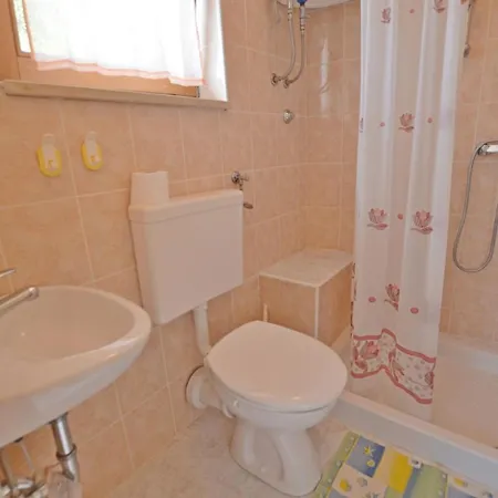 Josip Apartment *