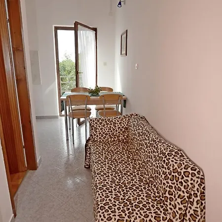 Josip Apartment *