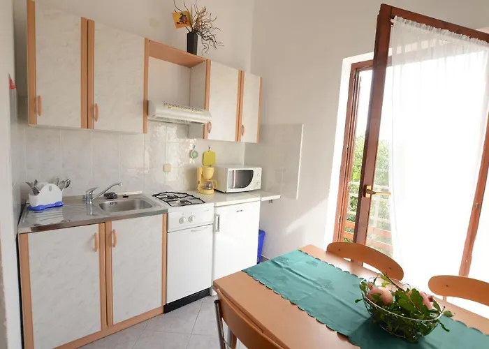 Josip Apartment *